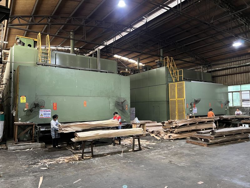 Dongguan Lingfeng Wood Industry Co., Ltd. linha de produção do fabricante
