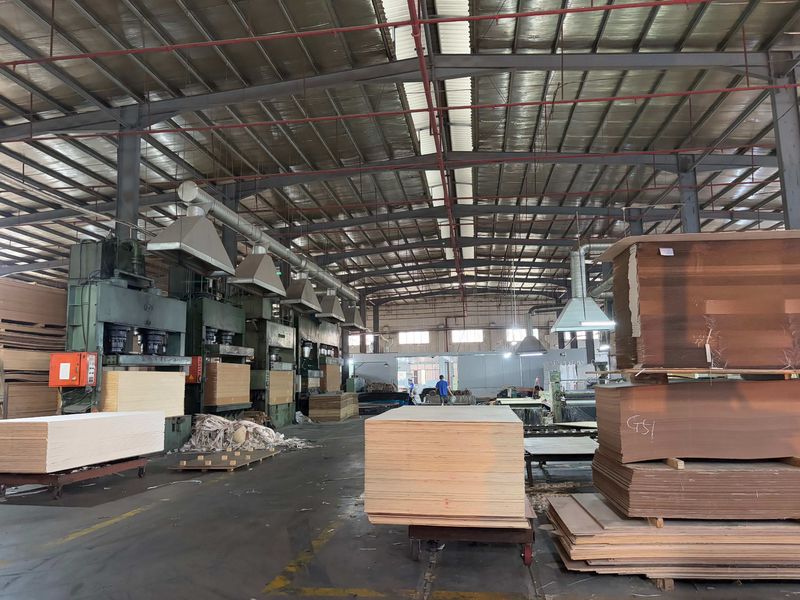 Dongguan Lingfeng Wood Industry Co., Ltd. linha de produção do fabricante