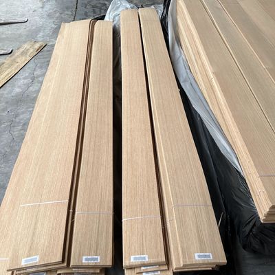 Factory Natural Mountain Grain 0.45mm White Oak Wood Veneer Sheets Oak Veneer for Flooring Oak Veneer Wood Wall Panel